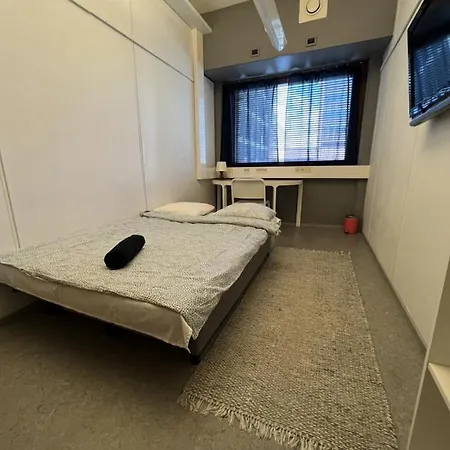 Office House Services 226 Hostel